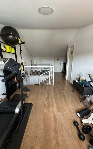 Casa de condomínio à venda com 145m², 3 quartos e 2 vagas Casa de condomínio à venda com 145m², 3 quartos e 2 vagasAcademia