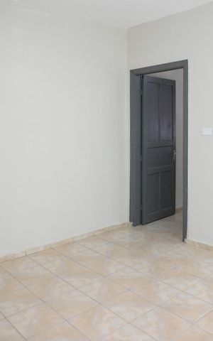 Casa à venda com 152m², 4 quartos e 2 vagas Casa à venda com 152m², 4 quartos e 2 vagasSala - Casa 1