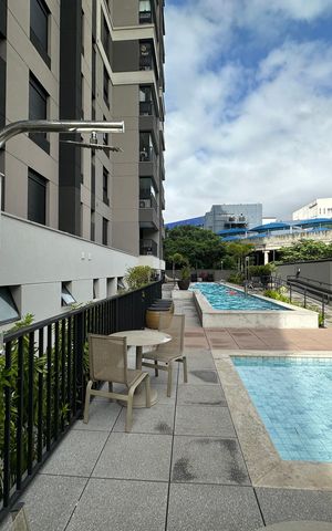 Apartamento à venda com 70m², 2 quartos e 2 vagas Apartamento à venda com 70m², 2 quartos e 2 vagasÁrea comum - Piscina