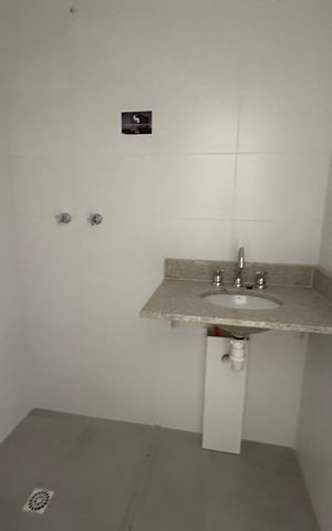 Apartamento à venda com 70m², 2 quartos e 2 vagas Apartamento à venda com 70m², 2 quartos e 2 vagasBanheiro