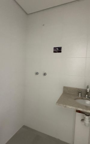 Apartamento à venda com 70m², 2 quartos e 2 vagas Apartamento à venda com 70m², 2 quartos e 2 vagasBanheiro