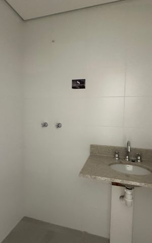 Apartamento à venda com 70m², 2 quartos e 2 vagas Apartamento à venda com 70m², 2 quartos e 2 vagasBanheiro