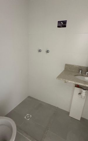 Apartamento à venda com 70m², 2 quartos e 2 vagas Apartamento à venda com 70m², 2 quartos e 2 vagasBanheiro