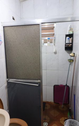 Casa à venda com 150m², 2 quartos e 2 vagasBanheiro 1