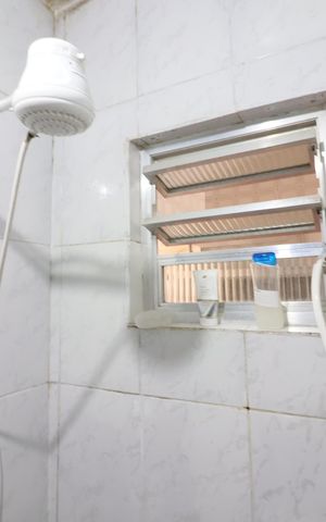 Casa à venda com 150m², 2 quartos e 2 vagasBanheiro 1