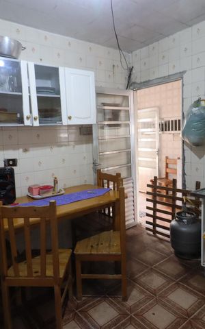 Casa à venda com 150m², 2 quartos e 2 vagasCozinha
