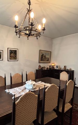 Casa à venda com 684m², 3 quartos e 6 vagas Casa à venda com 684m², 3 quartos e 6 vagasSala de Jantar