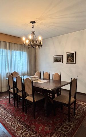 Casa à venda com 684m², 3 quartos e 6 vagas Casa à venda com 684m², 3 quartos e 6 vagasSala de Jantar