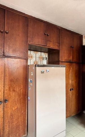 Casa à venda com 684m², 3 quartos e 6 vagas Casa à venda com 684m², 3 quartos e 6 vagasCozinha