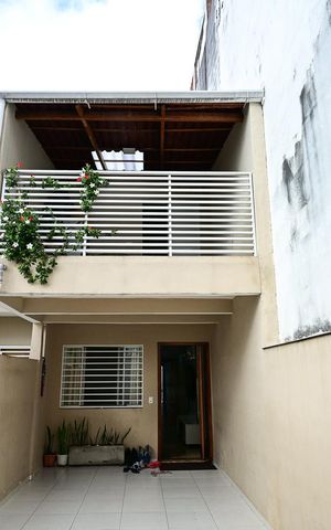 Casa à venda com 125m², 3 quartos e 2 vagasFachada