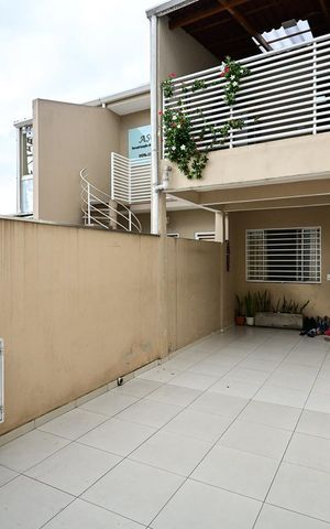 Casa à venda com 125m², 3 quartos e 2 vagasGaragem