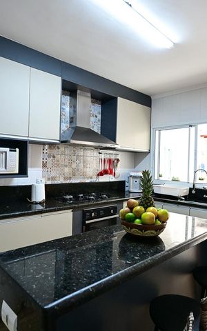 Casa à venda com 125m², 3 quartos e 2 vagasCozinha
