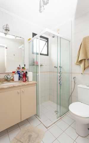 Apartamento à venda com 69m², 2 quartos e 3 vagasBanheiro da Suíte