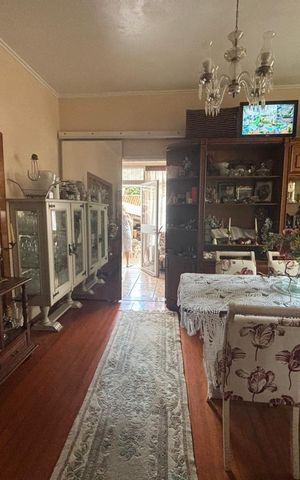 Casa à venda com 218m², 4 quartos e 3 vagas