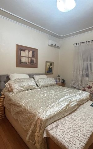 Casa à venda com 218m², 4 quartos e 3 vagas