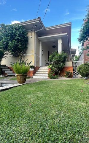 Casa à venda com 218m², 4 quartos e 3 vagas