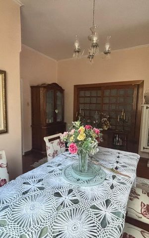 Casa à venda com 218m², 4 quartos e 3 vagas