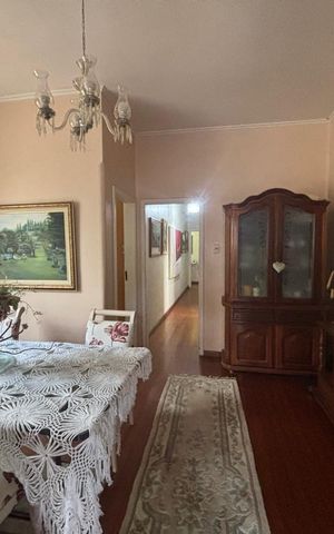 Casa à venda com 218m², 4 quartos e 3 vagas