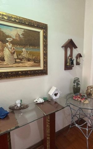 Casa à venda com 218m², 4 quartos e 3 vagas
