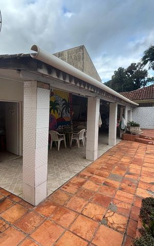 Casa à venda com 218m², 4 quartos e 3 vagas