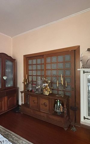 Casa à venda com 218m², 4 quartos e 3 vagas
