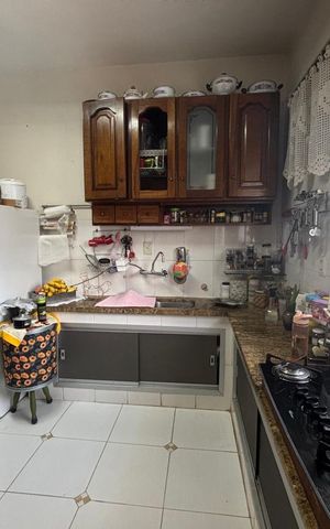 Casa à venda com 218m², 4 quartos e 3 vagas