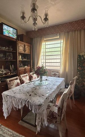 Casa à venda com 218m², 4 quartos e 3 vagas