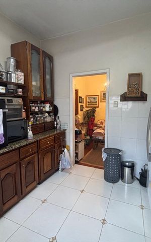 Casa à venda com 218m², 4 quartos e 3 vagas