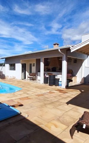 Casa de condomínio à venda com 184m², 4 quartos e 4 vagas