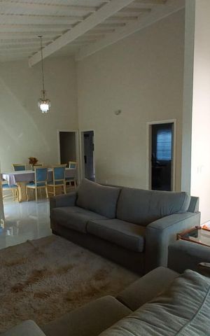 Casa de condomínio à venda com 184m², 4 quartos e 4 vagas
