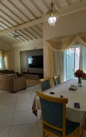 Casa de condomínio à venda com 184m², 4 quartos e 4 vagas
