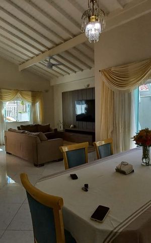 Casa de condomínio à venda com 184m², 4 quartos e 4 vagas