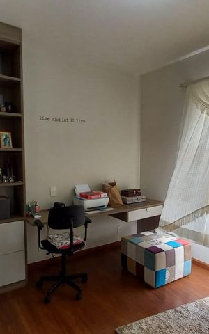 Casa de condomínio à venda com 184m², 4 quartos e 4 vagas