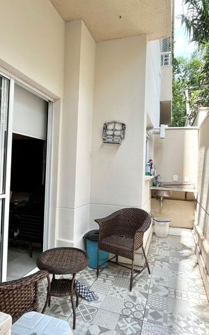 Apartamento à venda com 55m², 2 quartos e 1 vaga Apartamento à venda com 55m², 2 quartos e 1 vagaVaranda