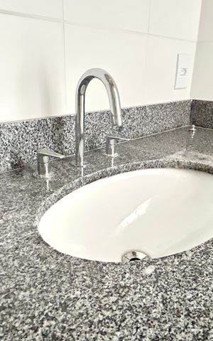 Apartamento à venda com 69m², 2 quartos e 2 vagas Apartamento à venda com 69m², 2 quartos e 2 vagasBanheiro da Suíte