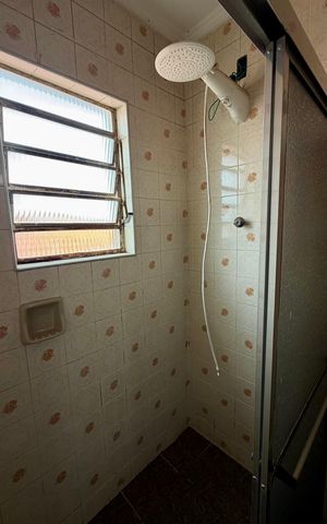 Casa à venda com 130m², 5 quartos e 1 vaga