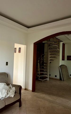 Casa à venda com 130m², 5 quartos e 1 vaga