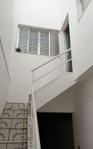 Casa à venda com 200m², 3 quartos e 2 vagas Casa à venda com 200m², 3 quartos e 2 vagasÁrea externa
