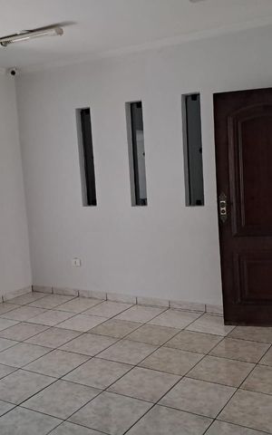 Casa à venda com 200m², 3 quartos e 2 vagas Casa à venda com 200m², 3 quartos e 2 vagasSala