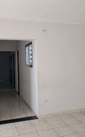 Casa à venda com 200m², 3 quartos e 2 vagas Casa à venda com 200m², 3 quartos e 2 vagasSala