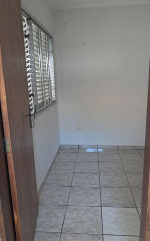 Casa à venda com 200m², 3 quartos e 2 vagas Casa à venda com 200m², 3 quartos e 2 vagasQuarto
