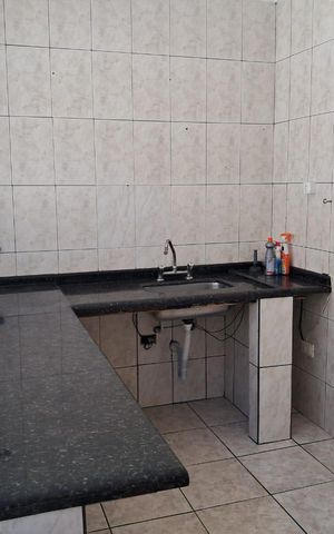 Casa à venda com 200m², 3 quartos e 2 vagas Casa à venda com 200m², 3 quartos e 2 vagasCozinha
