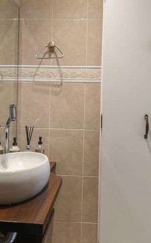 Casa à venda com 200m², 2 quartos e 2 vagas Casa à venda com 200m², 2 quartos e 2 vagasLavabo