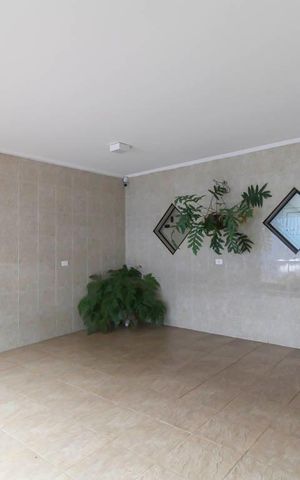 Casa à venda com 200m², 2 quartos e 2 vagas Casa à venda com 200m², 2 quartos e 2 vagasGaragem