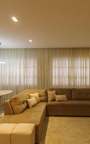 Casa à venda com 200m², 2 quartos e 2 vagas Casa à venda com 200m², 2 quartos e 2 vagasSala