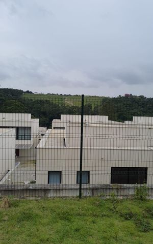 Casa de condomínio à venda com 152m², 2 quartos e 3 vagas Casa de condomínio à venda com 152m², 2 quartos e 3 vagasVista