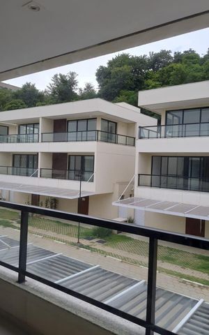Casa de condomínio à venda com 152m², 2 quartos e 3 vagas Casa de condomínio à venda com 152m², 2 quartos e 3 vagasVaranda