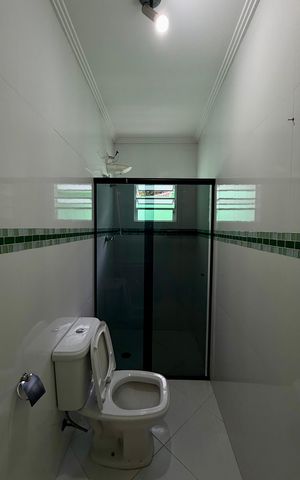 Casa à venda com 250m², 3 quartos e 3 vagasBanheiro - quarto 1