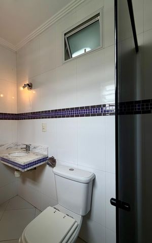 Casa à venda com 250m², 3 quartos e 3 vagasBanheiro - quarto 3