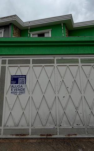 Casa à venda com 250m², 3 quartos e 3 vagasFachada 
